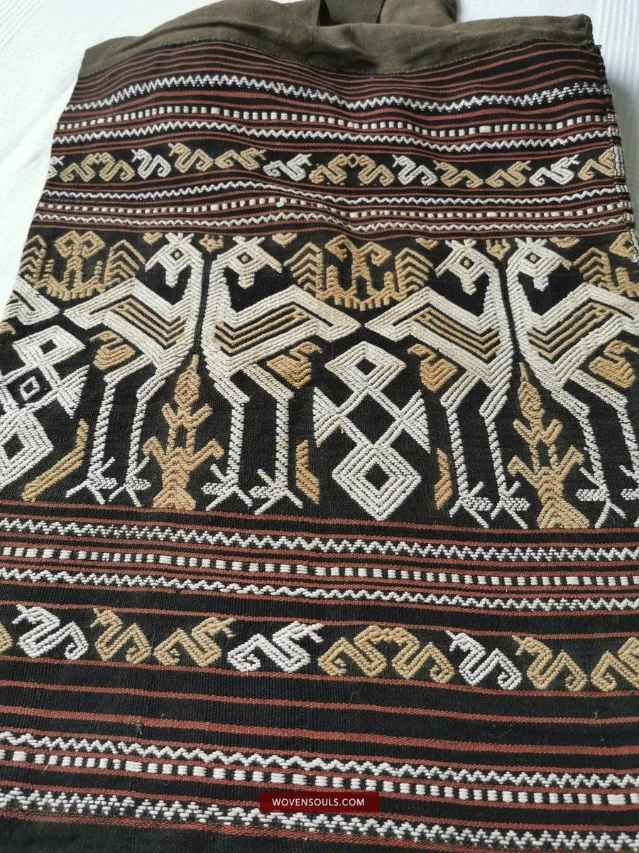 1144  Old Sumba Textile Lau Wuti Kau