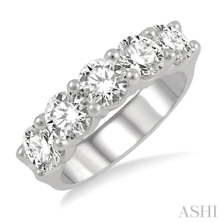 2 1/2 ctw 5 Stone Round Cut Diamond Wedding Band in 14K White Gold