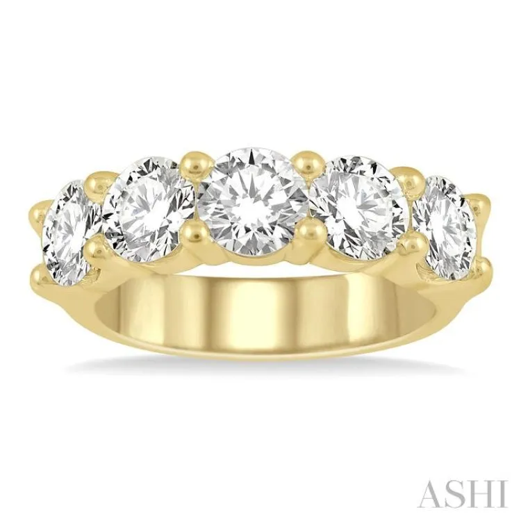 3 Ctw 5 Stone Round Cut Diamond Wedding Band in 14K Yellow Gold