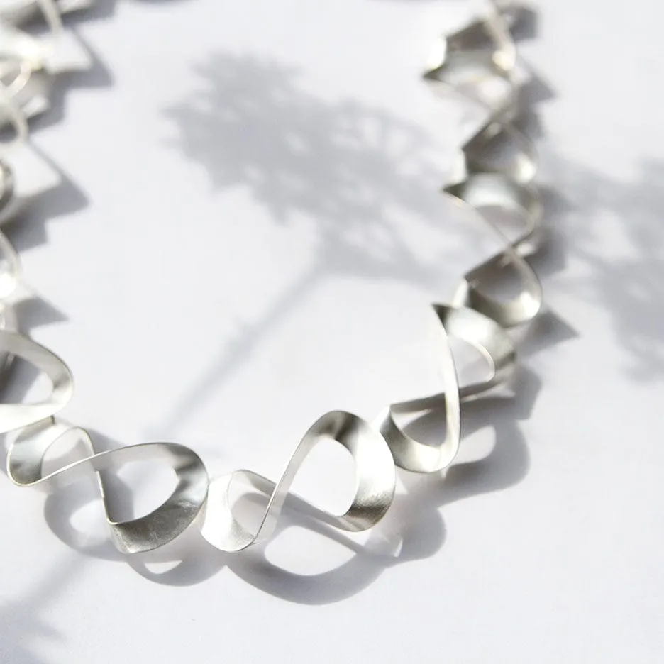 3D Ribbon Necklace