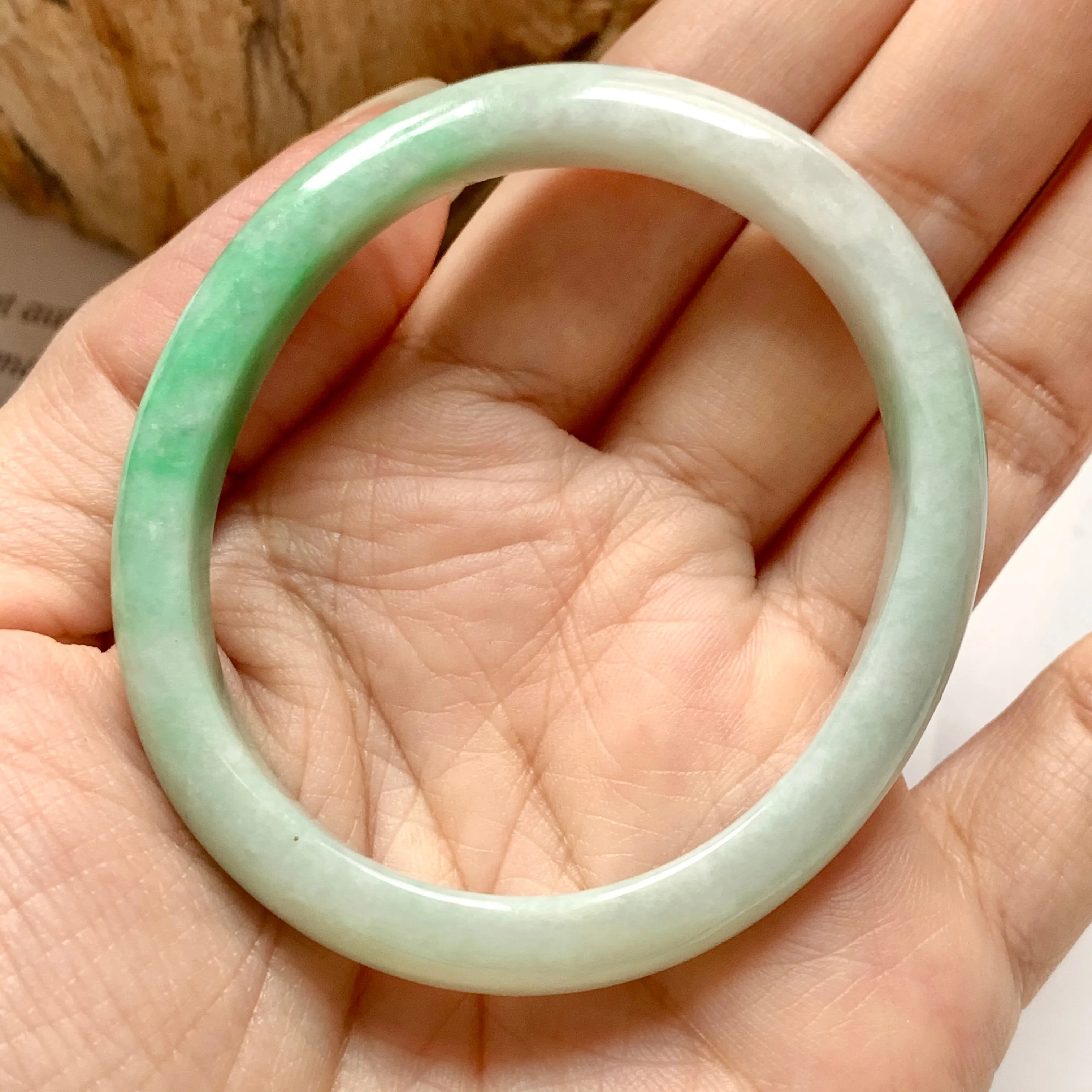 52.6mm A-Grade Natural Moss On Snow Jadeite Modern Oval Bangle No.151721