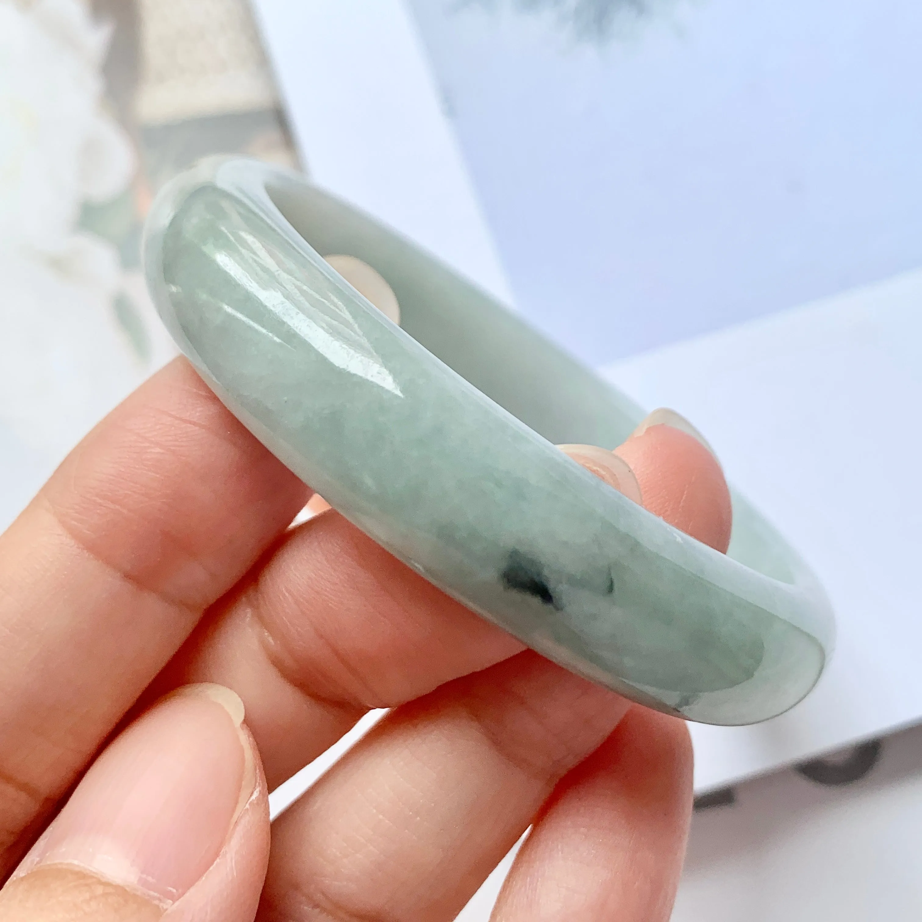 52.9mm A-Grade Natural Light Green Jadeite Modern Round Bangle No.330075