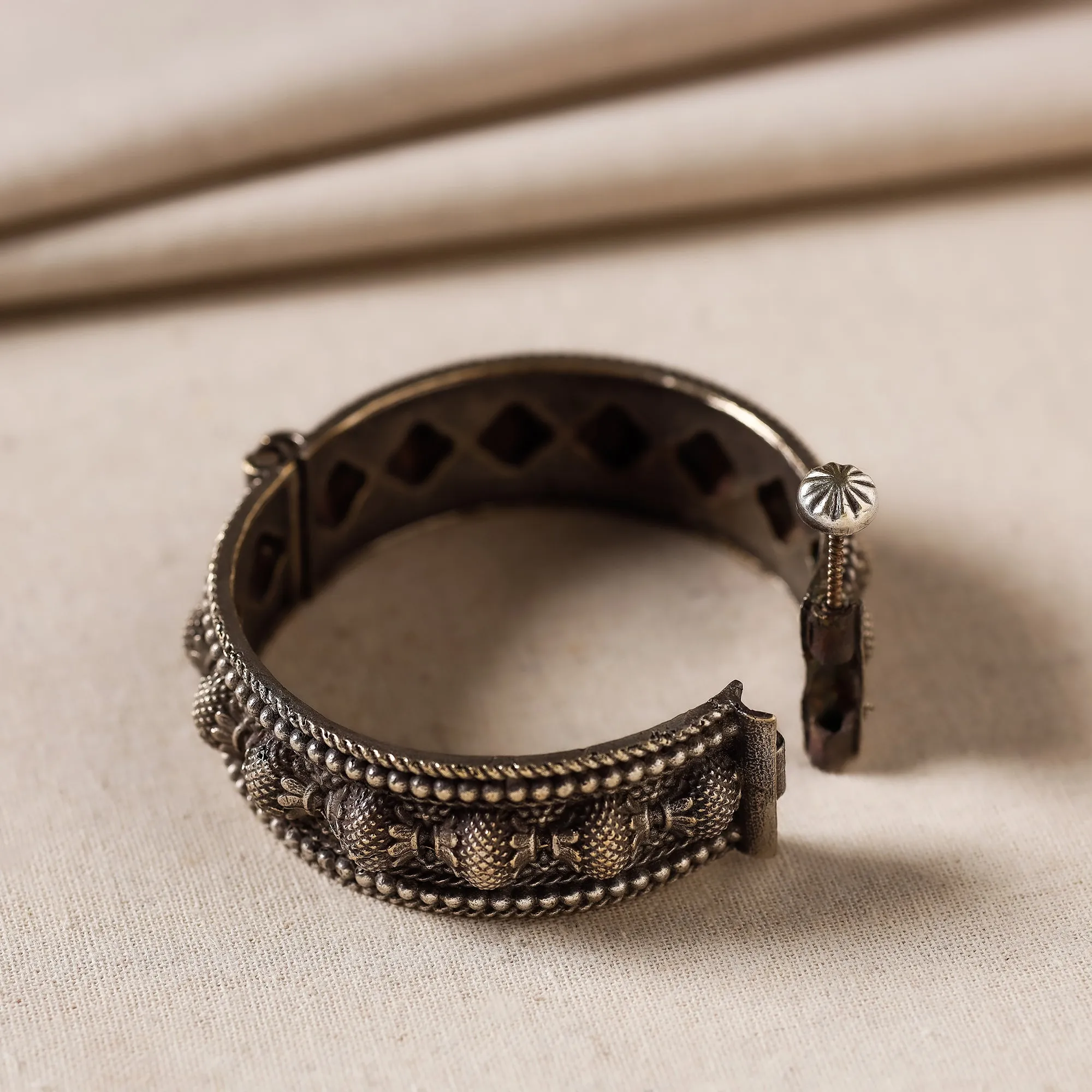 Antique Silver Finish Oxidised Brass Base Bangle / Kada