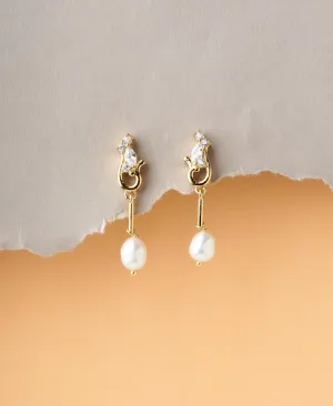 Delicate Stone Studded Pearl Earring