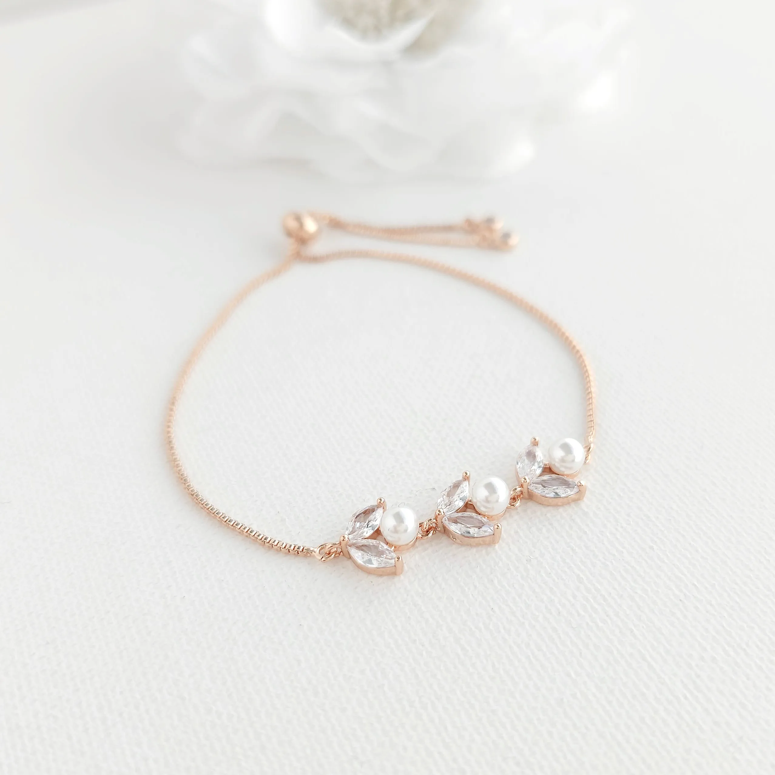 Jewelry Set for brides in Simple Design- Rose Gold- Leila