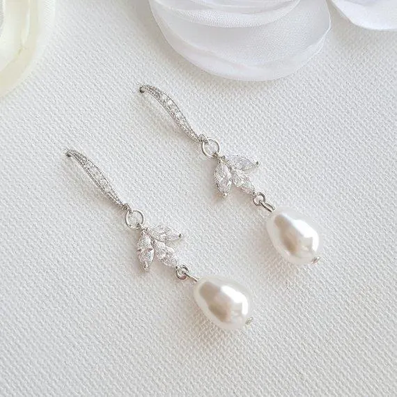 Pearl Dangle Earrings Gold-Leila