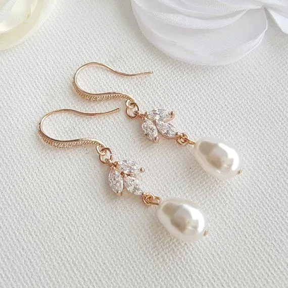 Pearl Dangle Earrings Gold-Leila