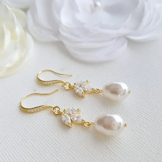 Pearl Dangle Earrings Gold-Leila