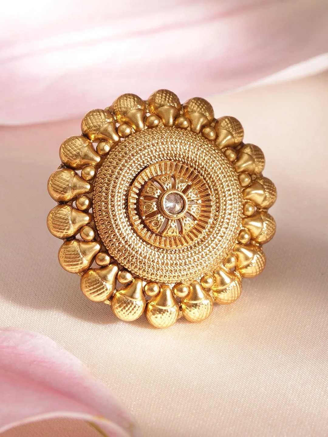 Rubans Opulent Elegance: 22K Gold-Plated Statement Rings for Timeless Style