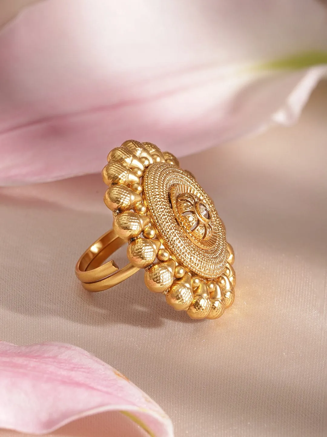 Rubans Opulent Elegance: 22K Gold-Plated Statement Rings for Timeless Style