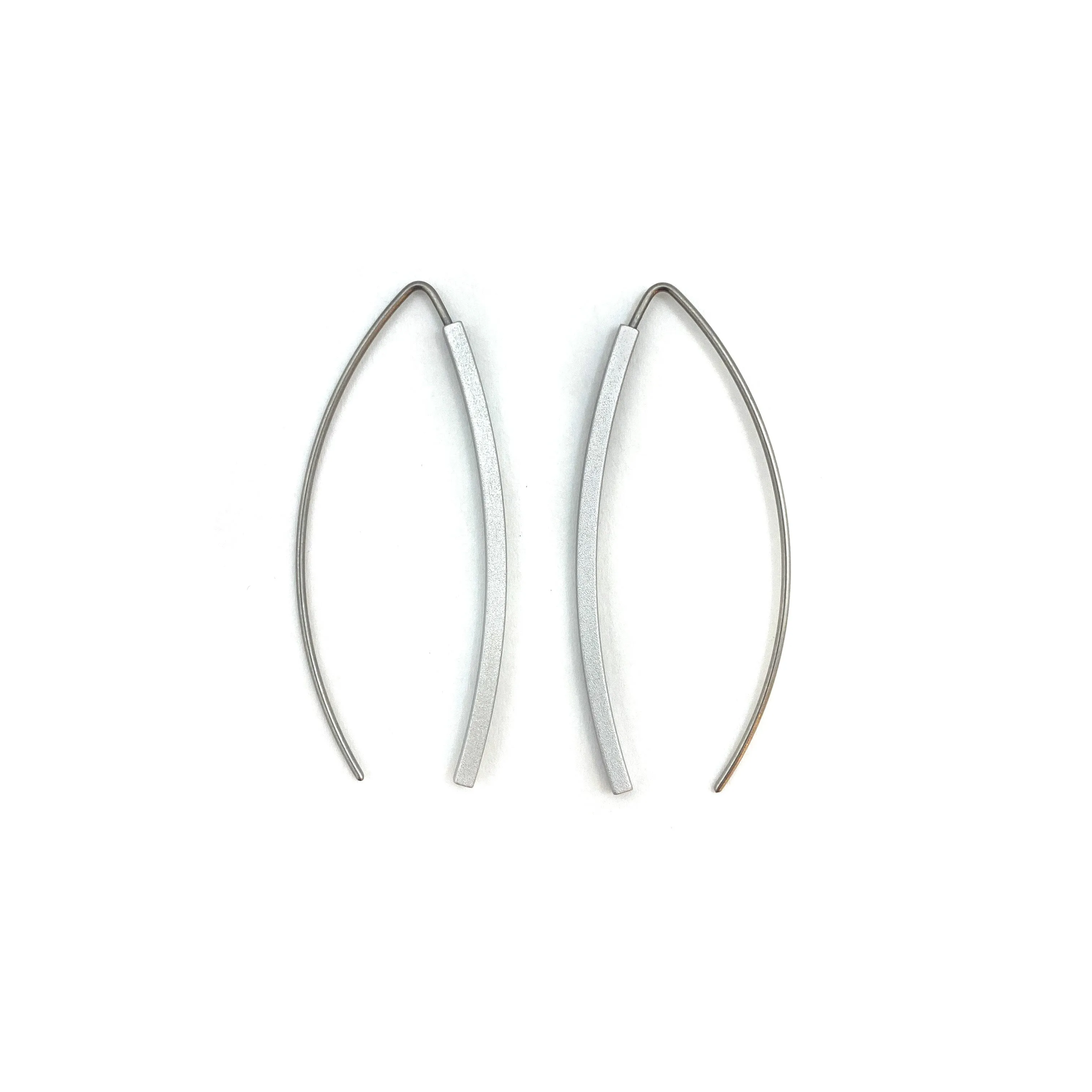 Silver Short Bow Earrings