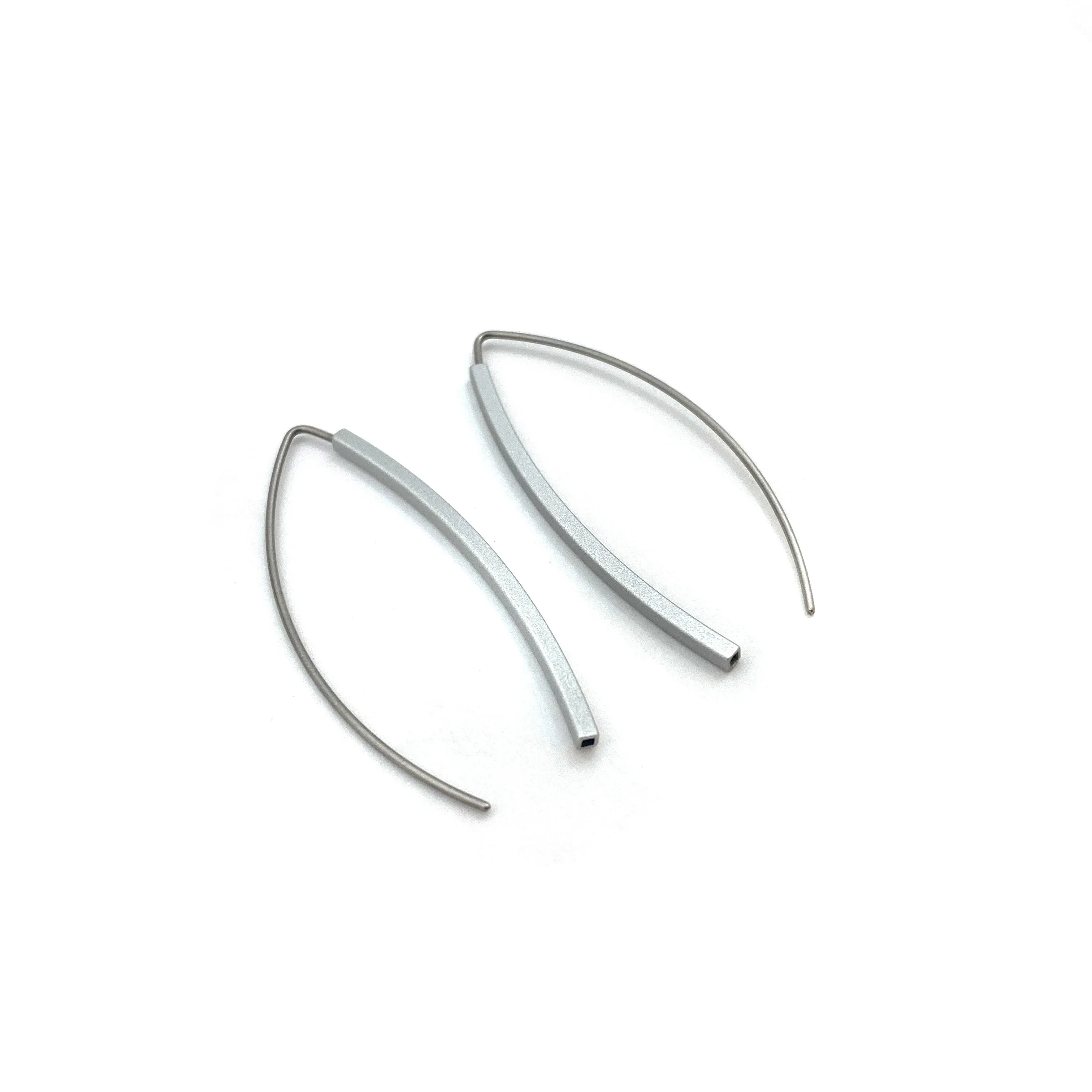 Silver Short Bow Earrings