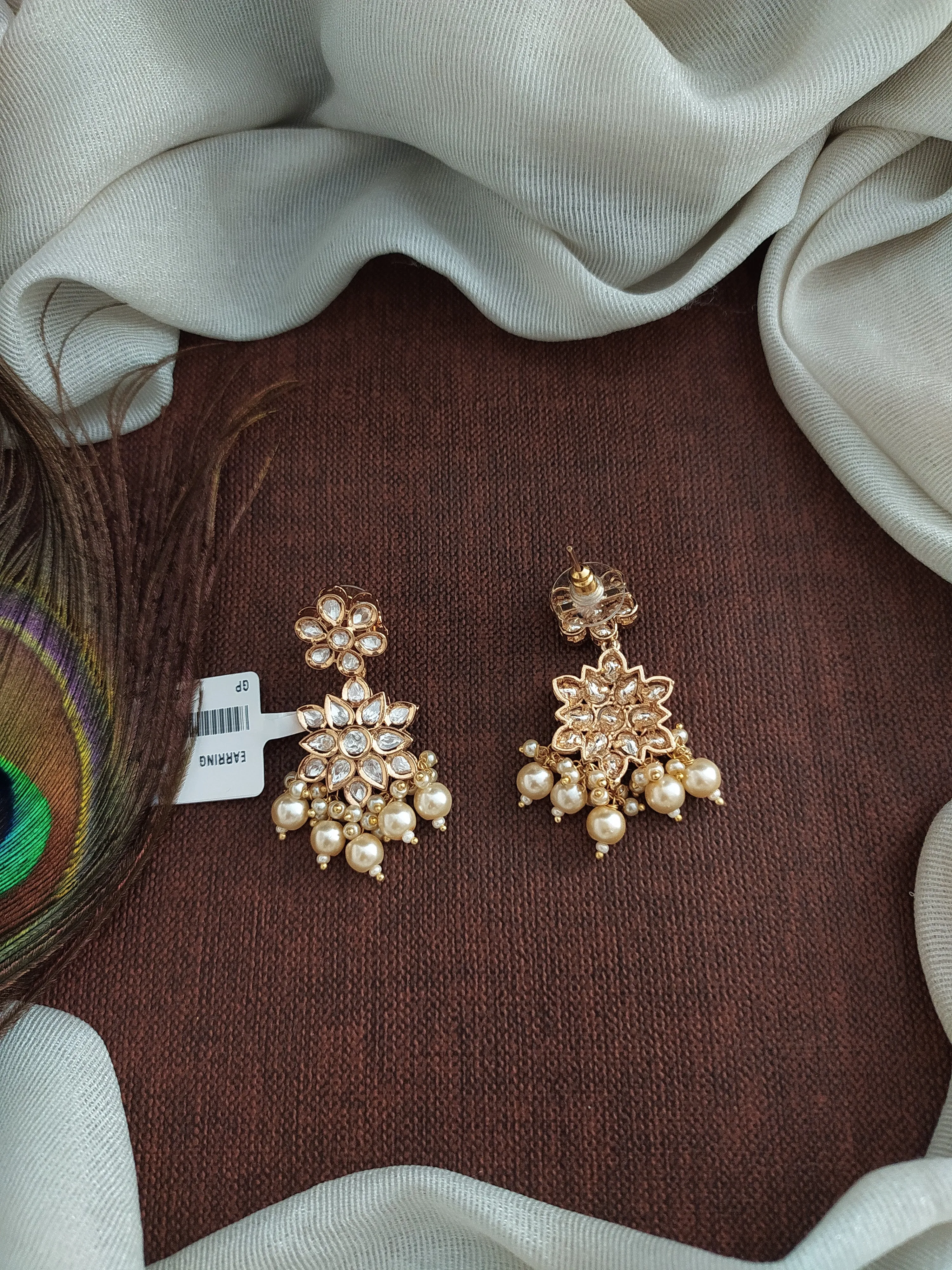 Simple and Elegant Kundan Earrings