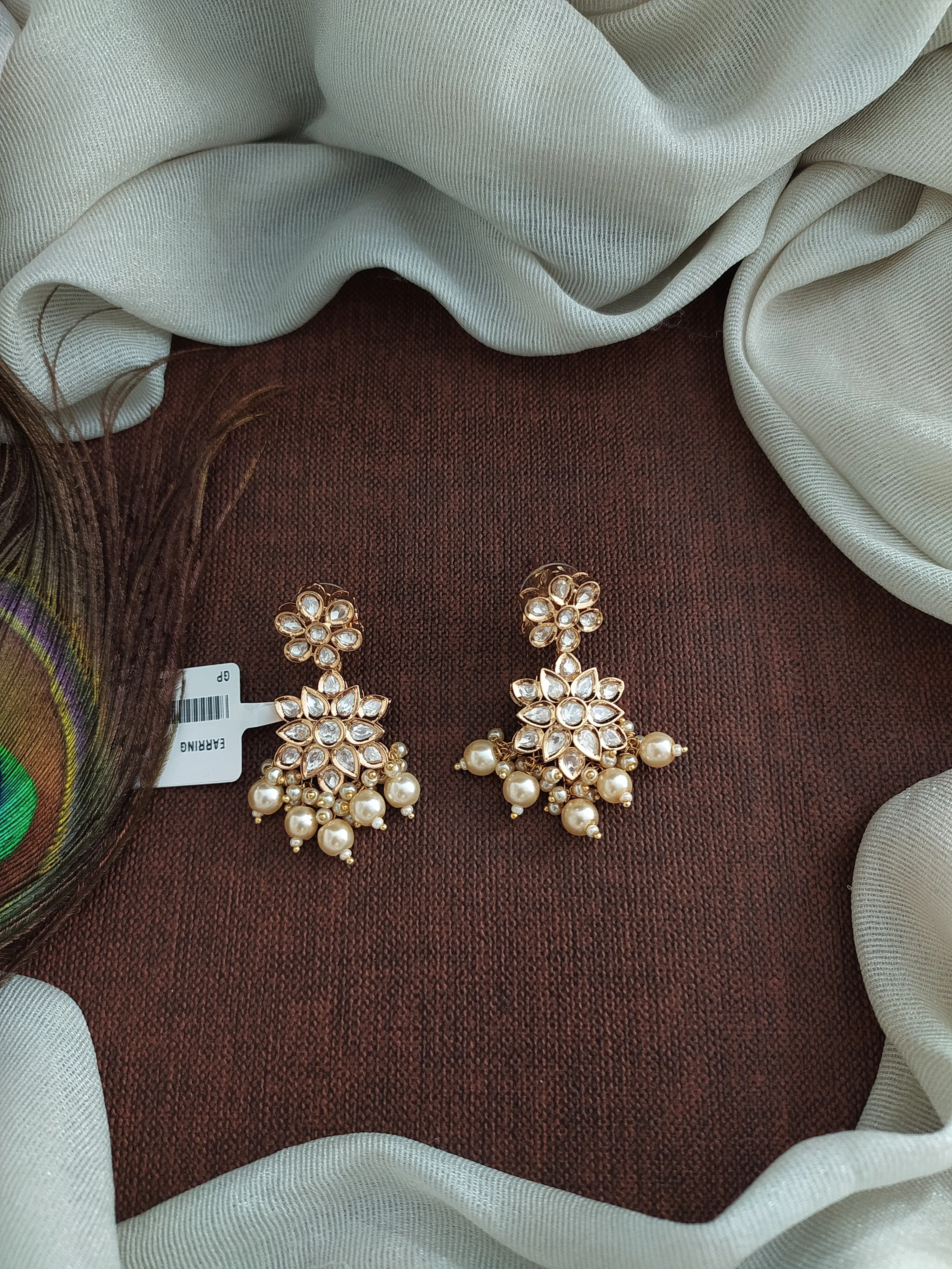 Simple and Elegant Kundan Earrings