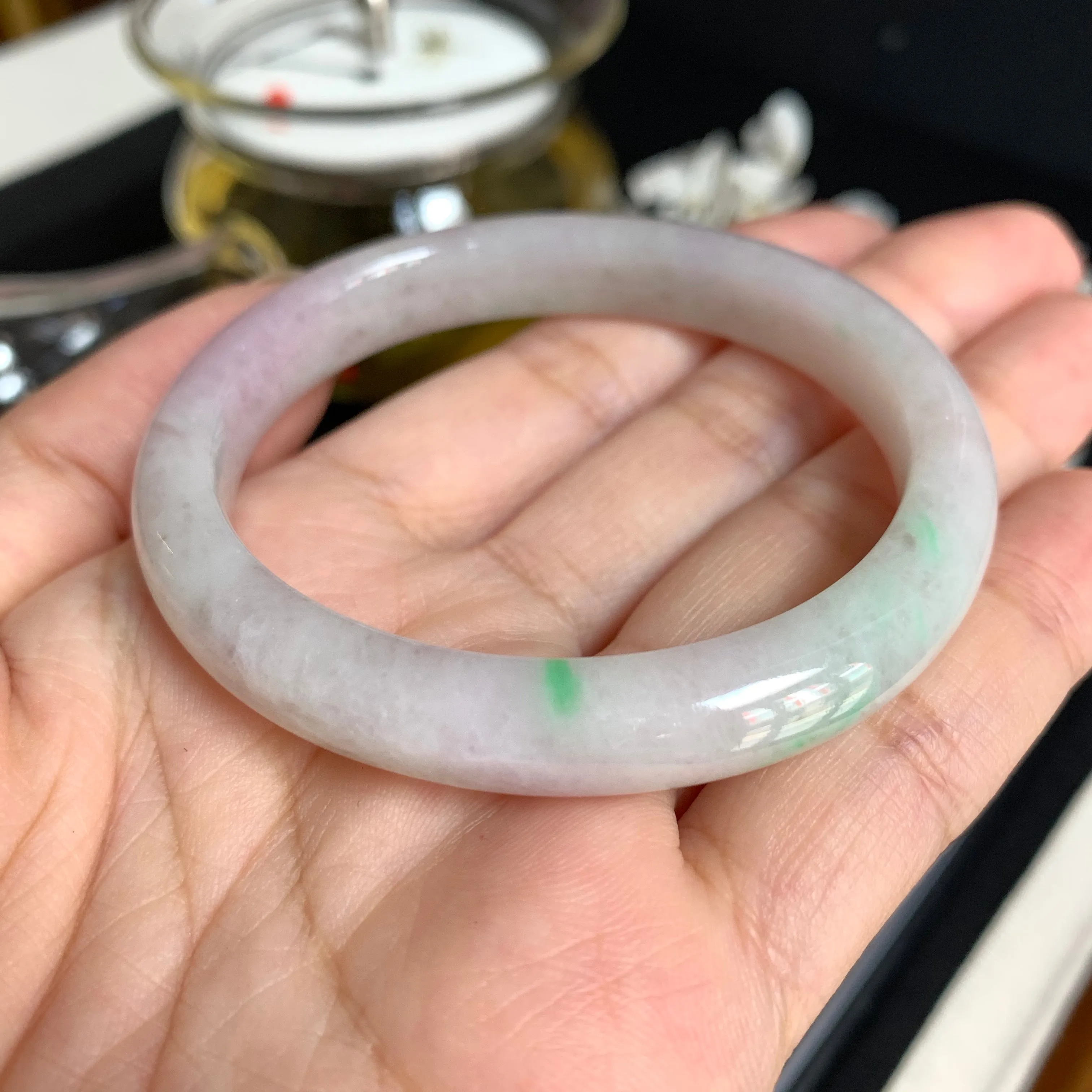 SOLD OUT: 51.5mm A-Grade Jadeite Modern Oval Bangle No.151706