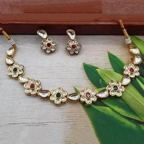 Tiny Flower Motif Simple Necklace Set